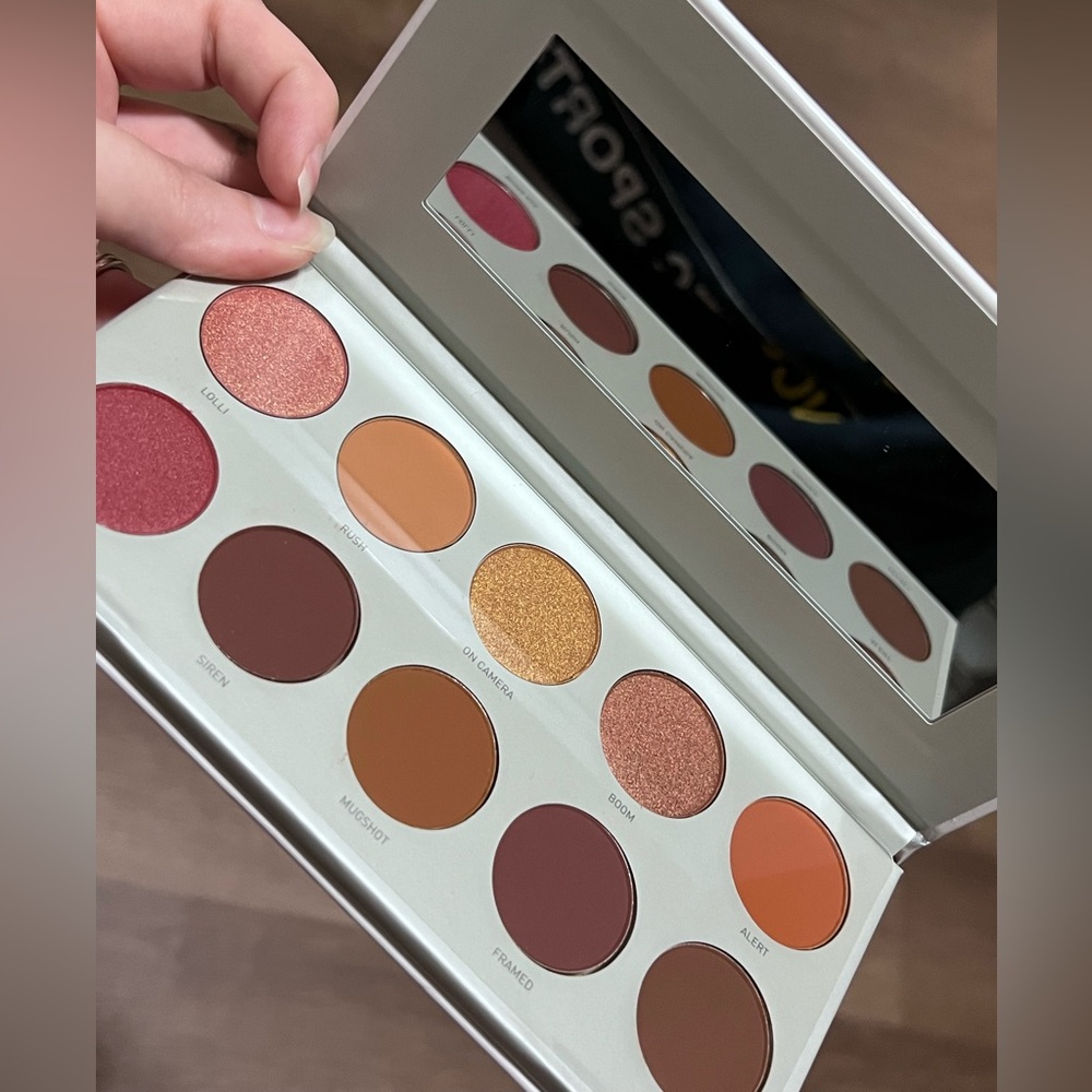 Ring The Alarm Jaclyn Hill Eyeshadow Palette